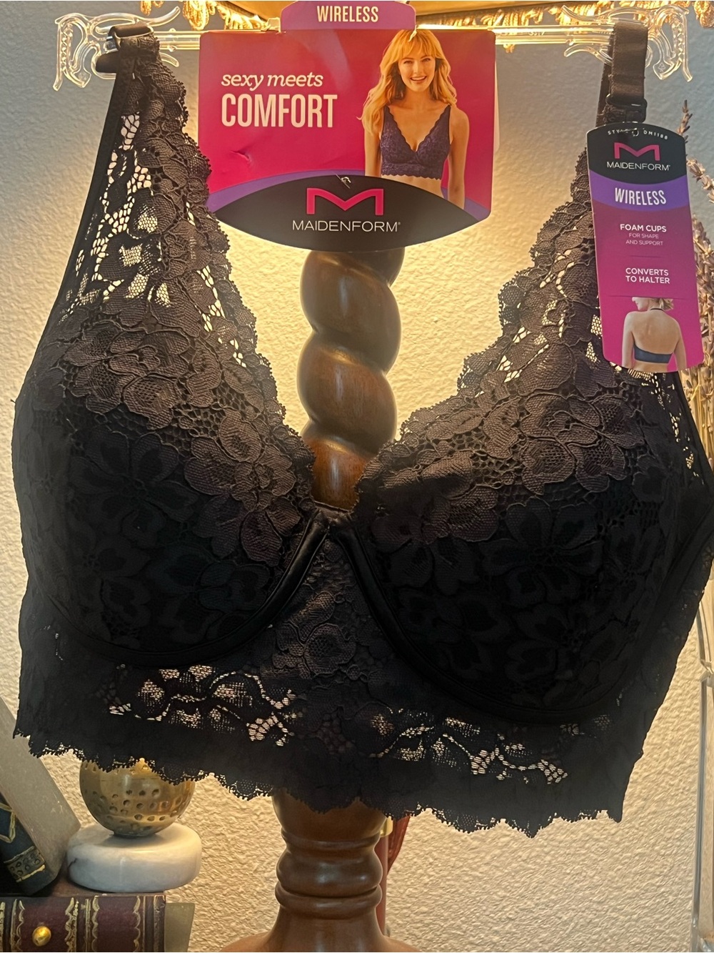 Maidenform Black Wireless Lace Bralette with Convertible Halter